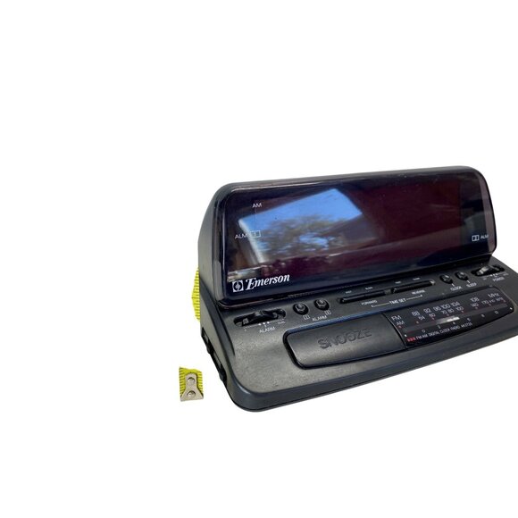 Emerson AM/FM Clock Radio Dual Alarm Snooze Function Black Red Digital Readout - Picture 10 of 10